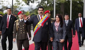 ¿Por qué no ha caído Nicolás Maduro?