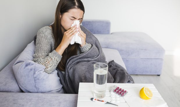 ¿En qué se diferencia la Covid-19 de la gripe y el catarro?