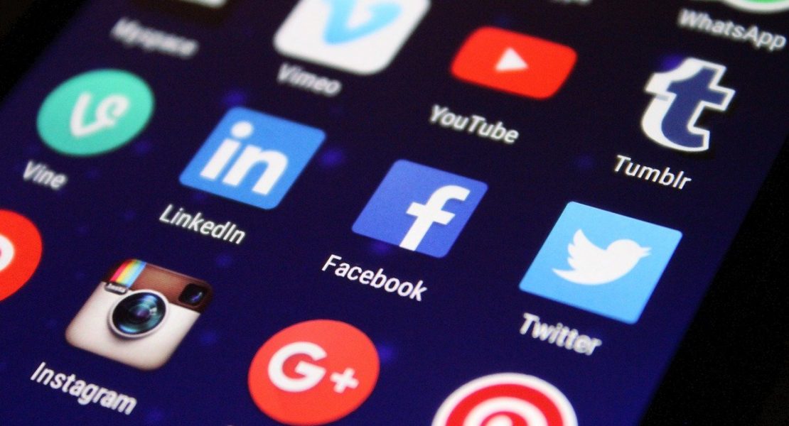 ¿De qué hablan los precandidatos en las redes sociales?