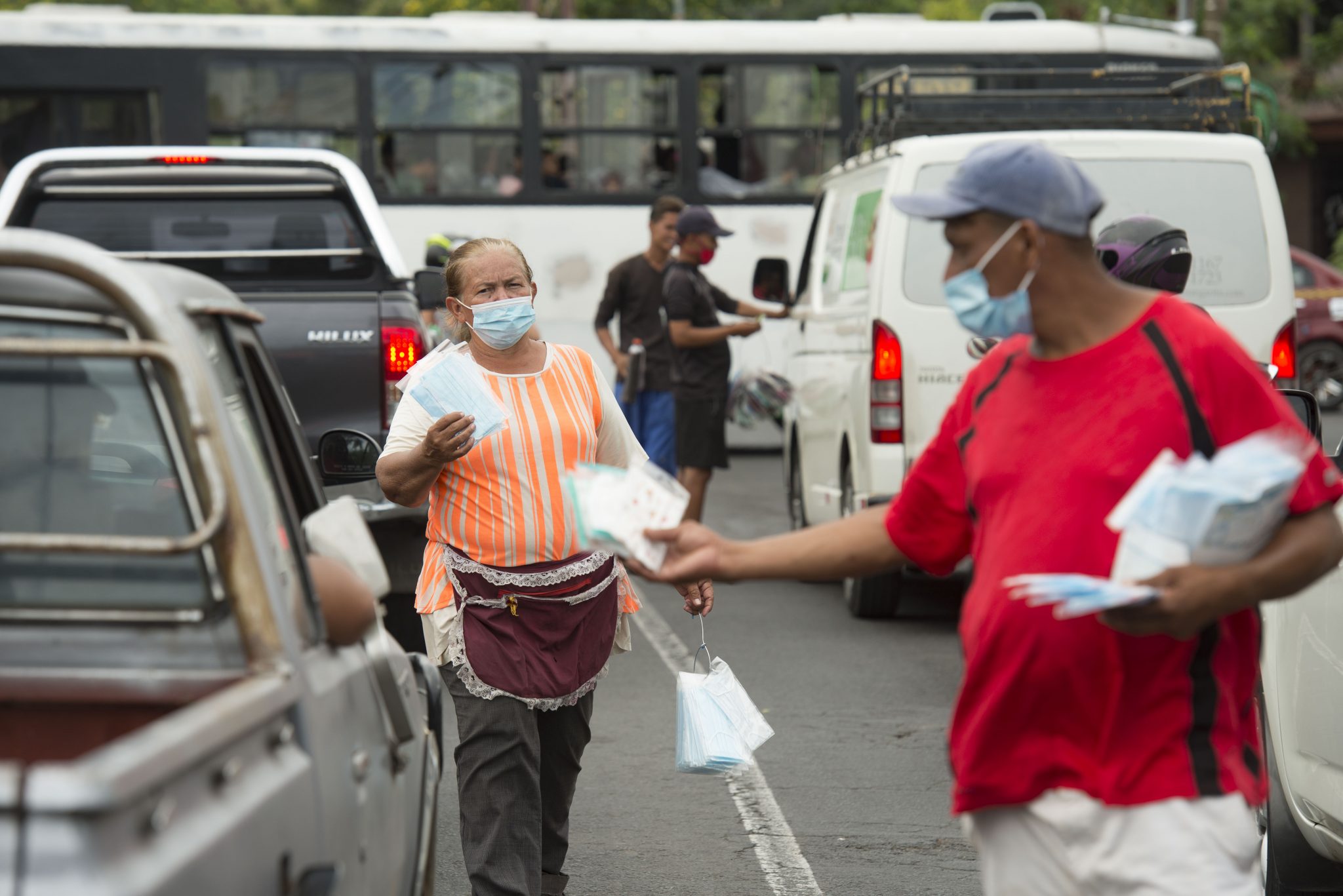 Deseo de migrar aumenta entre los nicaragüenses, según encuesta de abril